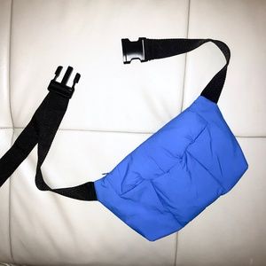 NWOT boohoo Blue Puffer Fanny Pack